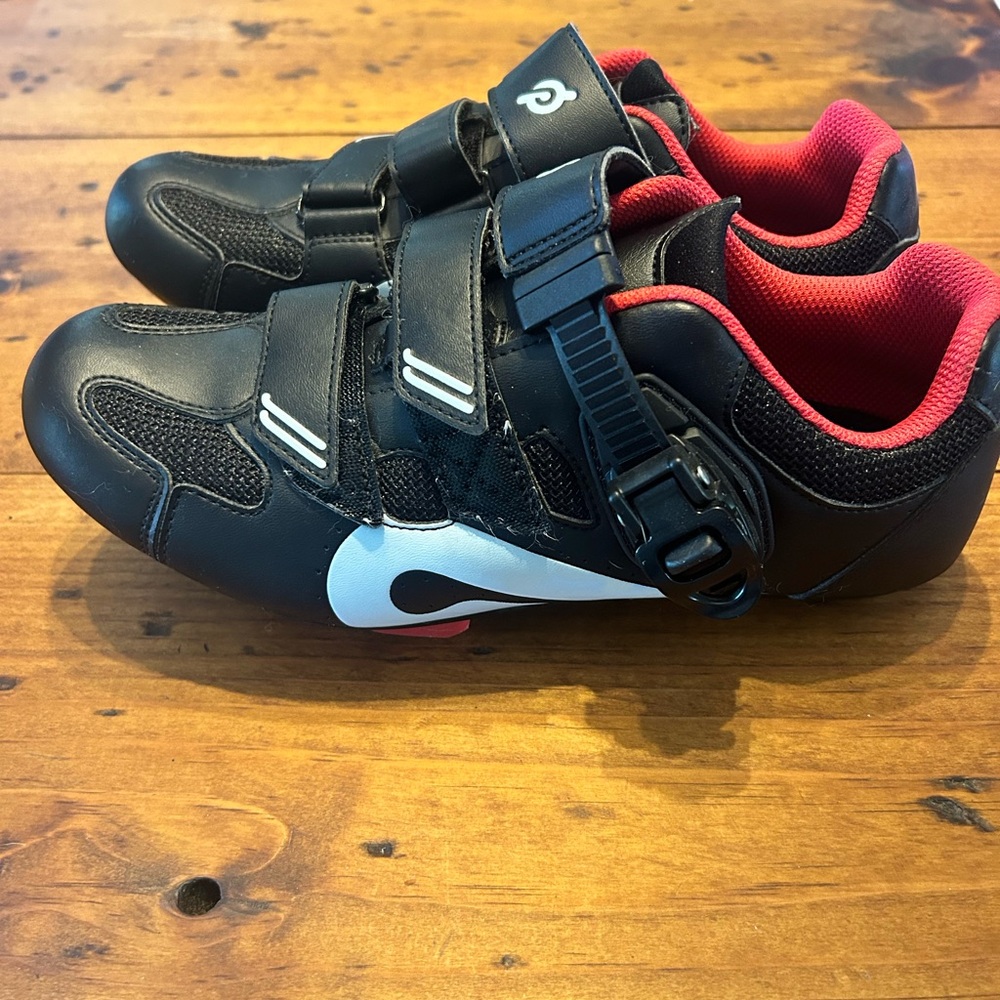Pelaton Cycling Shoes Excellent Condition